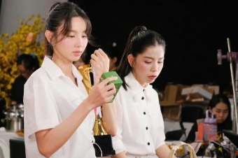 Hoa hậu Thùy Tiên bị cáo buộc né tránh trách nhiệm trong vụ kẹo Kera như thế nào?